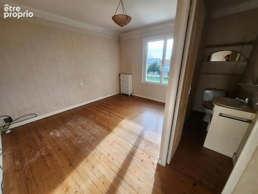 1km du centre ville, + de 1300 m2 de terrain divisible pour cette maison de 100 m2 avec atelier - photo 9