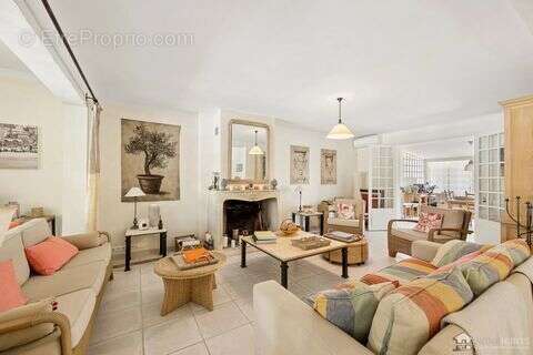Maison 284 m² à Antibes  - photo 2