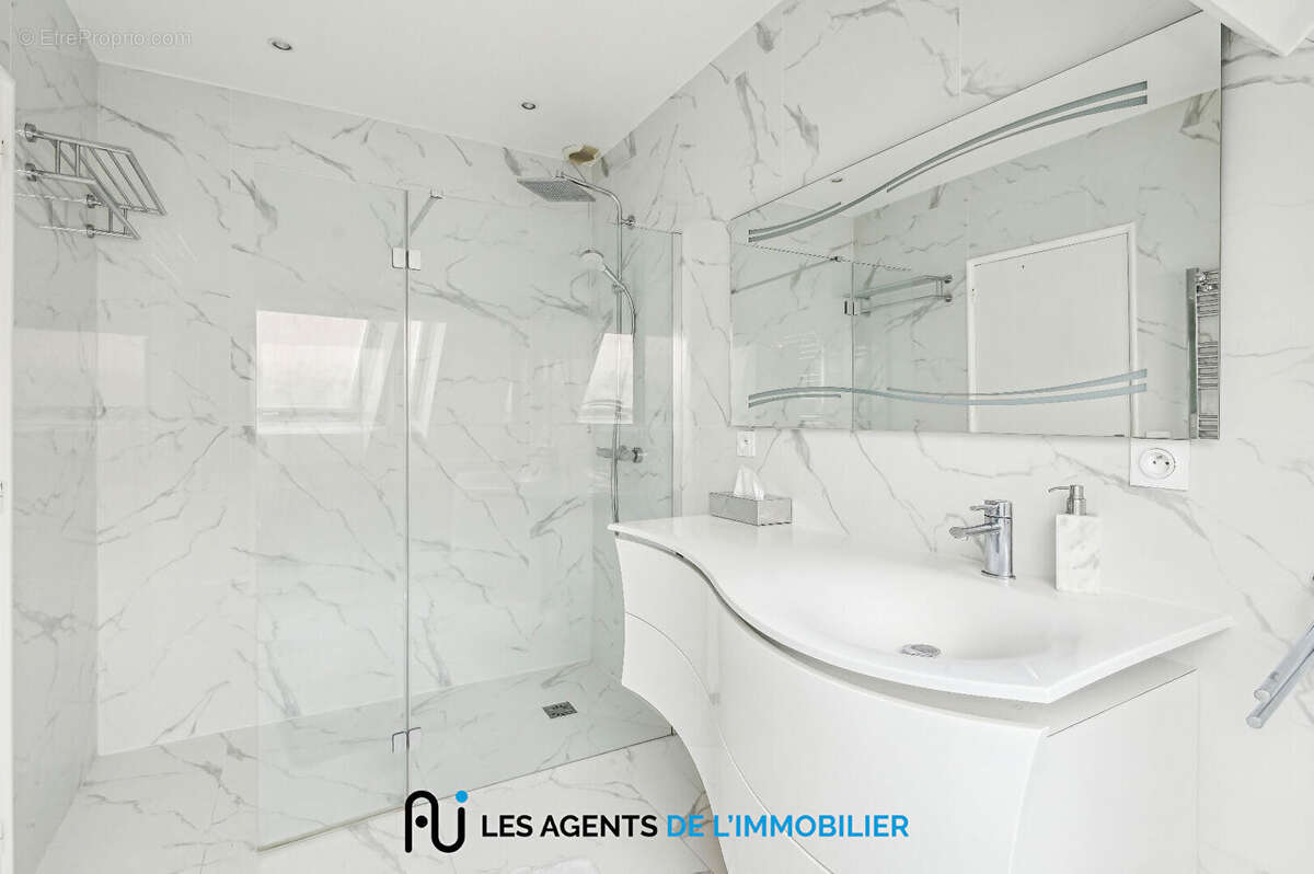 Maison à NANTERRE