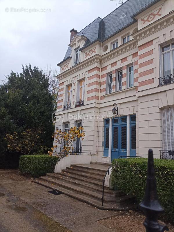 Appartement à ENGHIEN-LES-BAINS