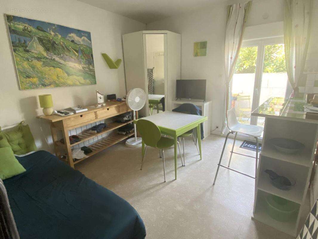 Appartement 338 m² à Fougeres  - photo 13