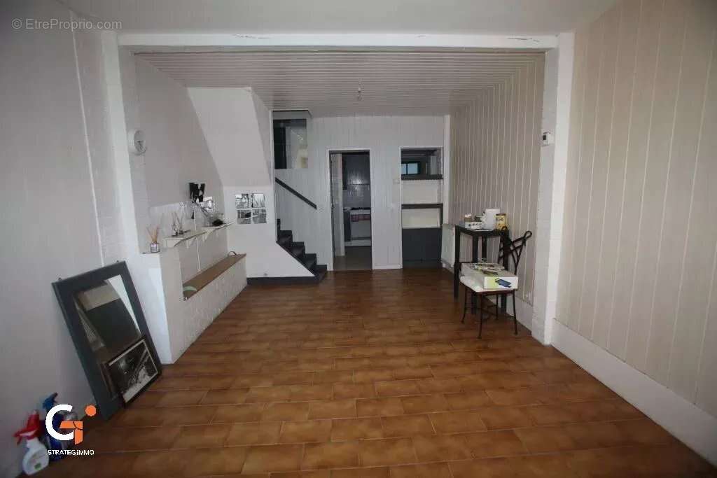 Maison 5 pièces avec cour - 2 chambres - photo 2