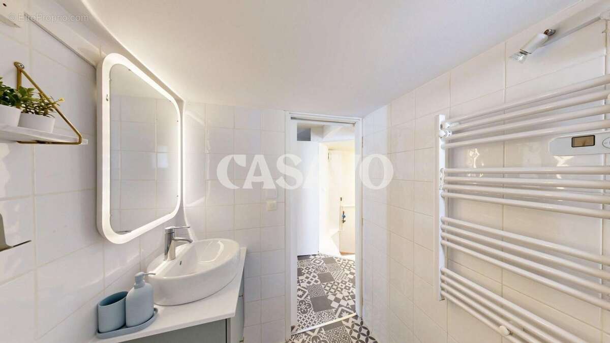 Appartement à MARSEILLE-1E