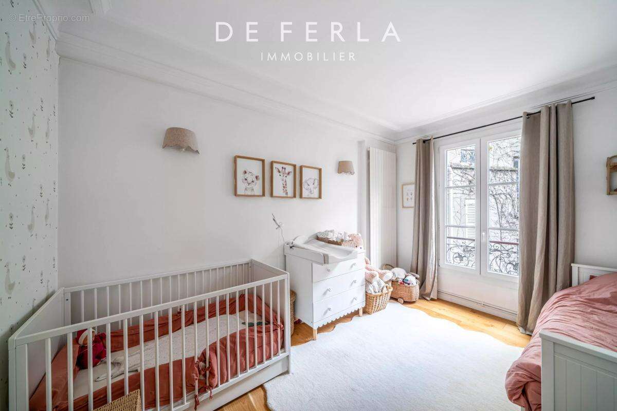 Appartement à PARIS-17E