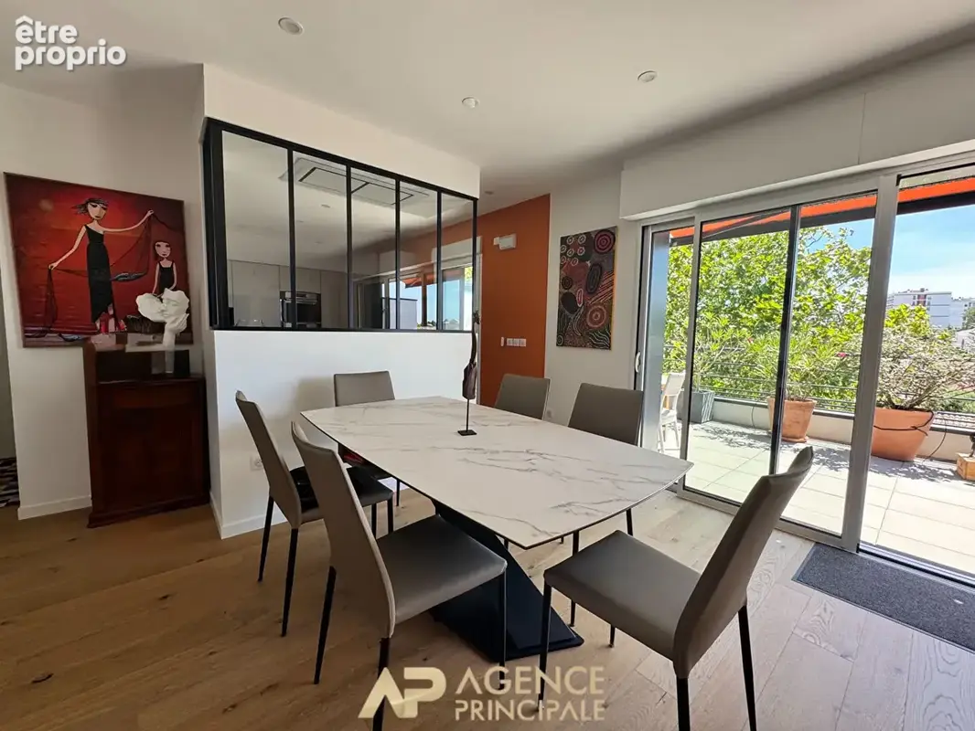 Appartement Type 3 bis - 110m2 - Dernier étage avec terrasse - Box et parking - La Genette - photo 3