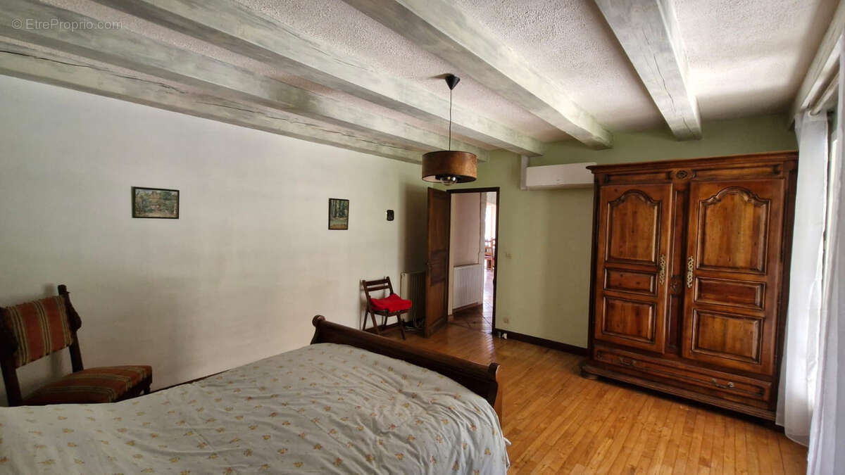 Maison à CHENAC-SAINT-SEURIN-D&#039;UZET