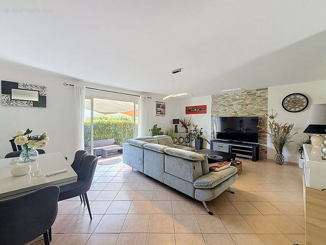 À VENDRE ? Superbe villa de plain-pied de 124 m² avec piscine à Mezzavia - photo 2