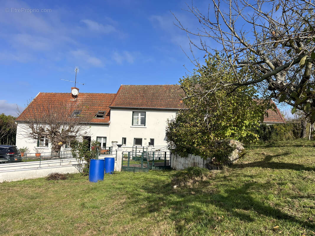 Maison à COLOMBIER-EN-BRIONNAIS