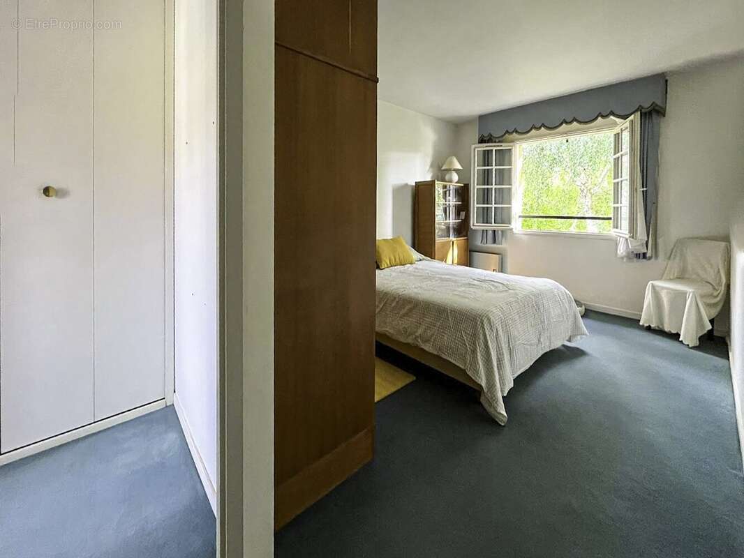 Maison à LES CLAYES-SOUS-BOIS