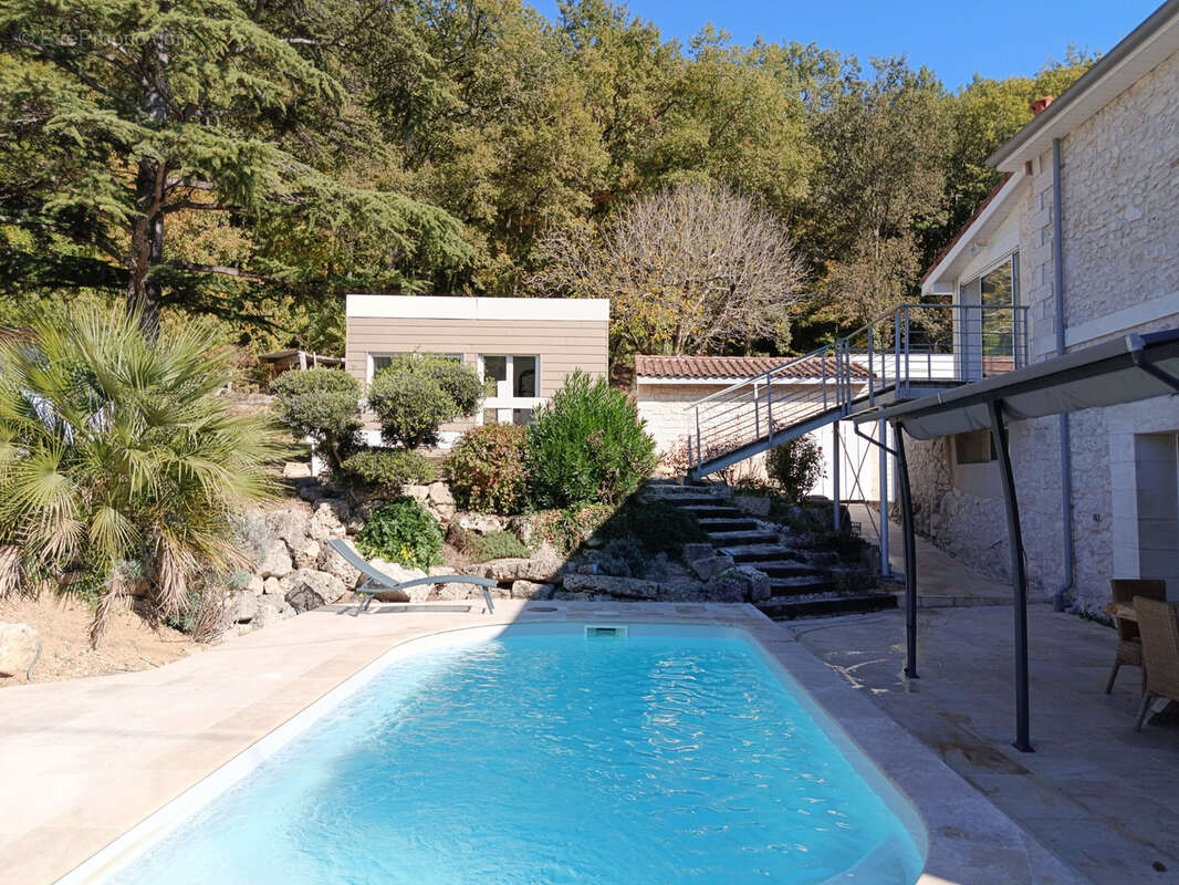 Maison à SAINTE-COLOMBE-EN-BRUILHOIS