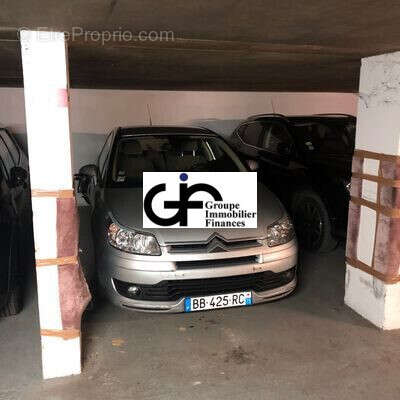 Parking à PARIS-16E
