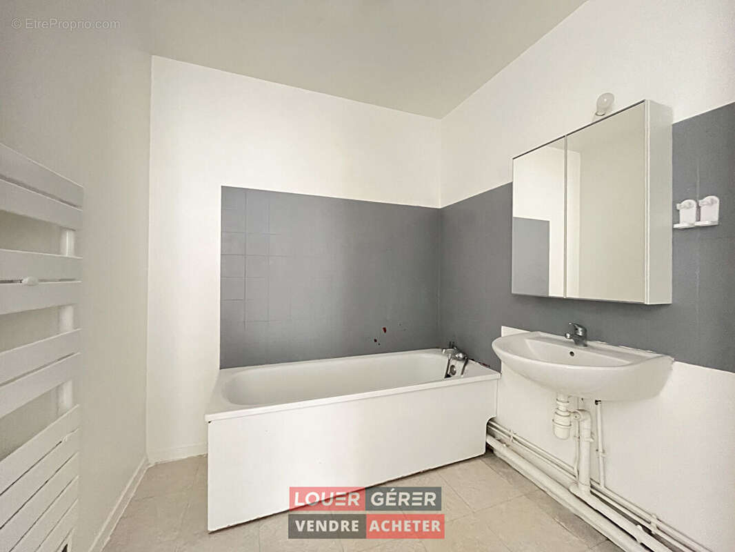 Appartement à LEVALLOIS-PERRET