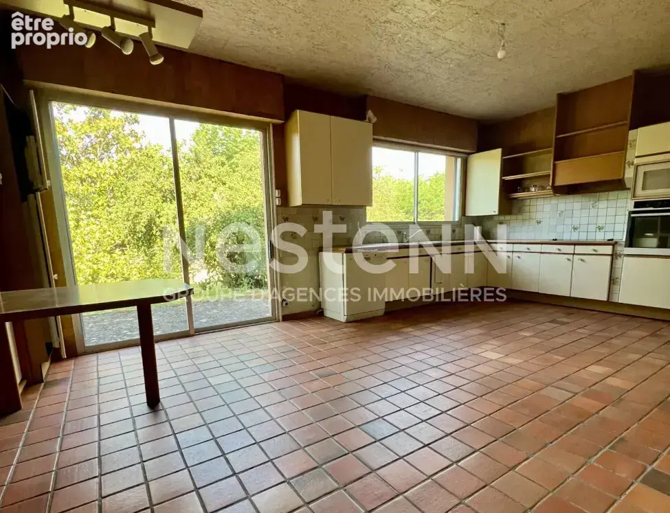 Maison de plain-pied - 4 chambres - Beaux volumes et vaste terrain arboré - photo 6