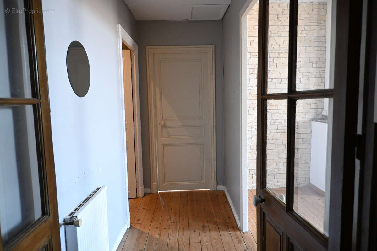 Charmant appartement T4 de 124 m2 en dernier étage au cœur du centre-ville de Carcassonne - photo 10