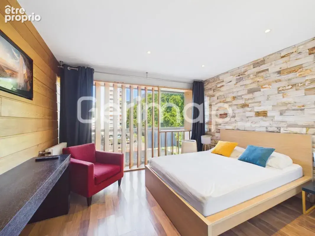 Vente - Appartement - 2 pièces + cuisine - 41 m² - 295 000 € - - photo 5