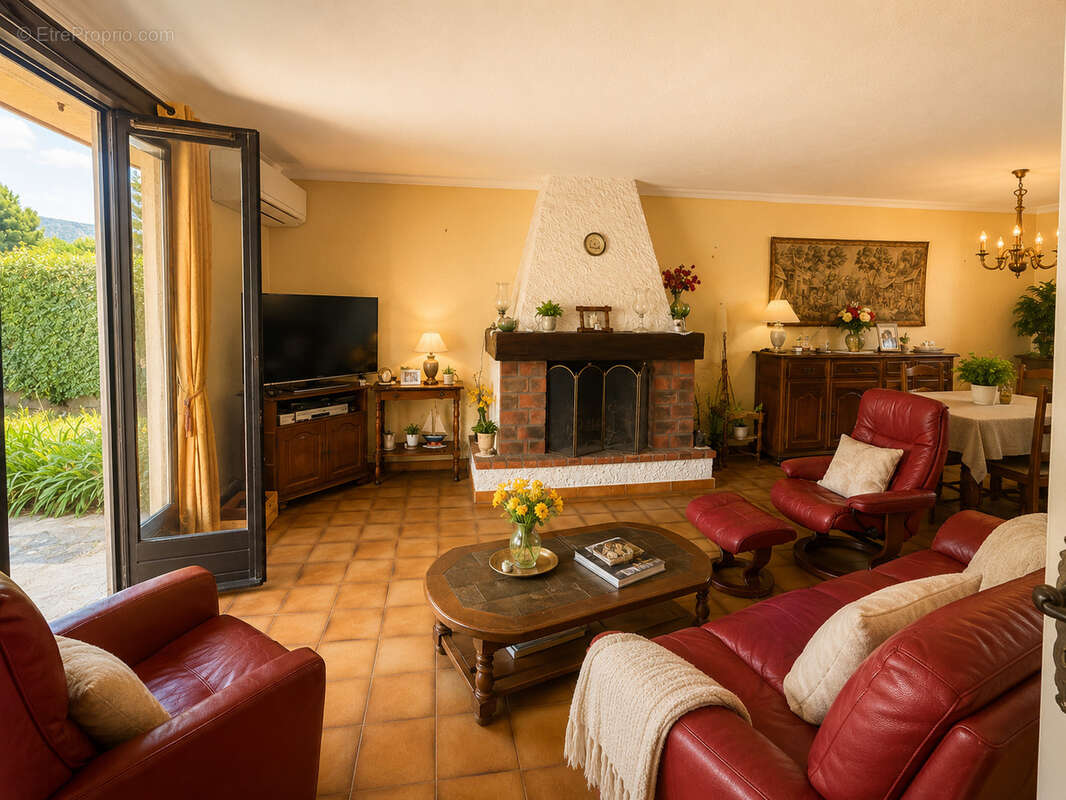 Maison à BORMES-LES-MIMOSAS