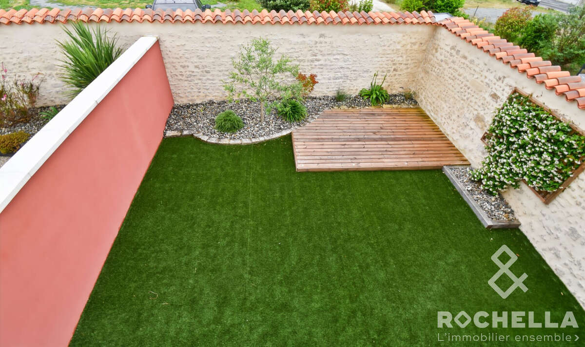 Maison à SAINT-JULIEN-DE-L&#039;ESCAP