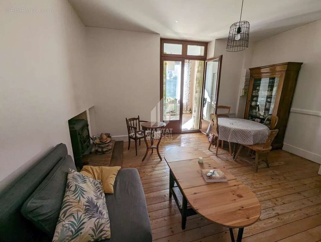 Maison à SAINT-LAURENT-DU-PONT