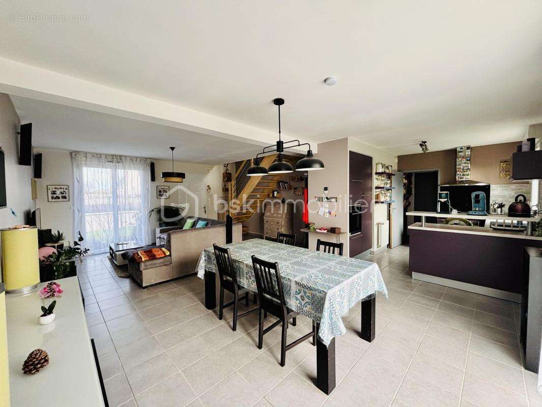 Maison à VILLEPERDUE