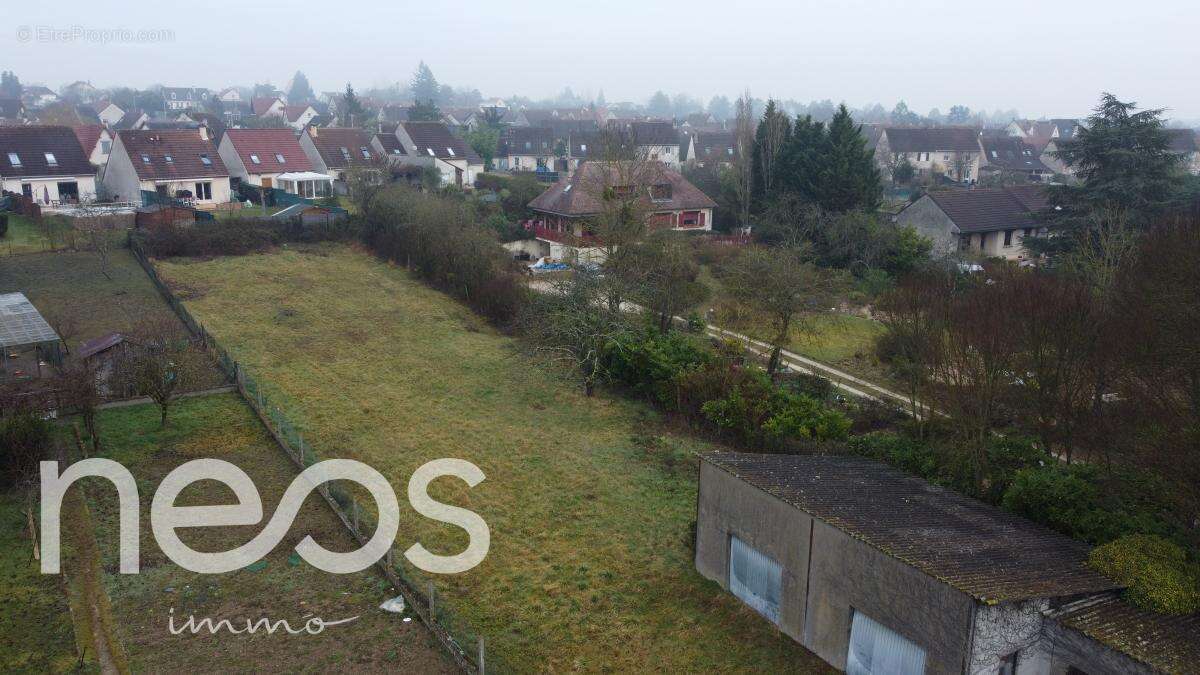 Terrain 1715 m² à Saint-Doulchard  - photo 13