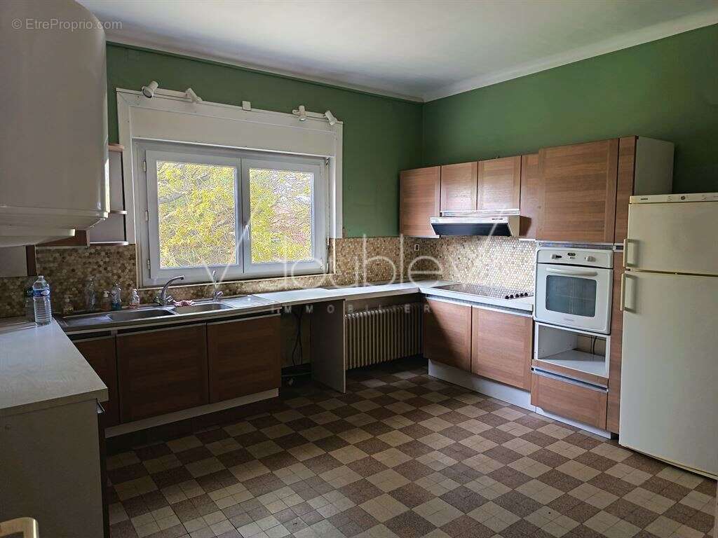 Cachet pour cet appartement T4/T5- 163 m² à rénover - photo 8
