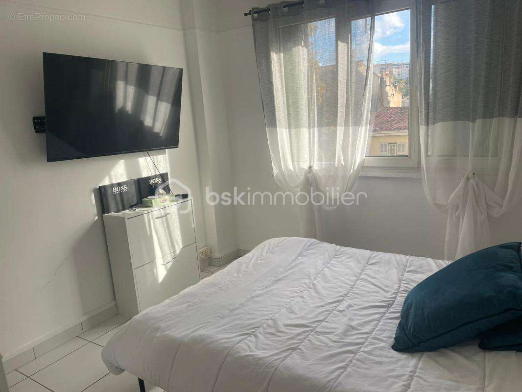 Appartement à MARSEILLE-4E