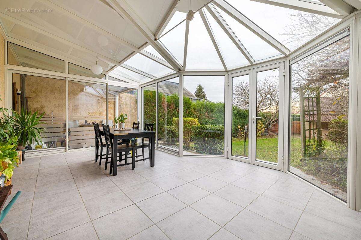 Maison à BRIIS-SOUS-FORGES