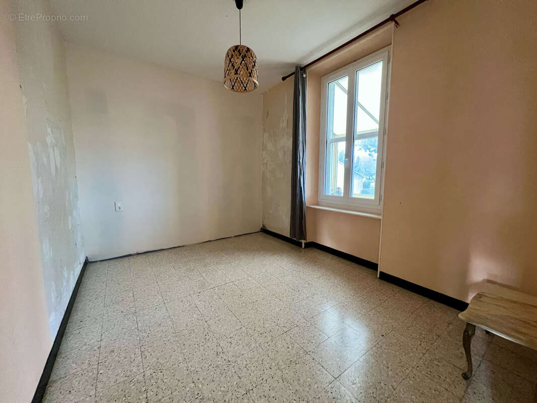 Maison à SAINT-LAURENT-DE-LA-CABRERISSE