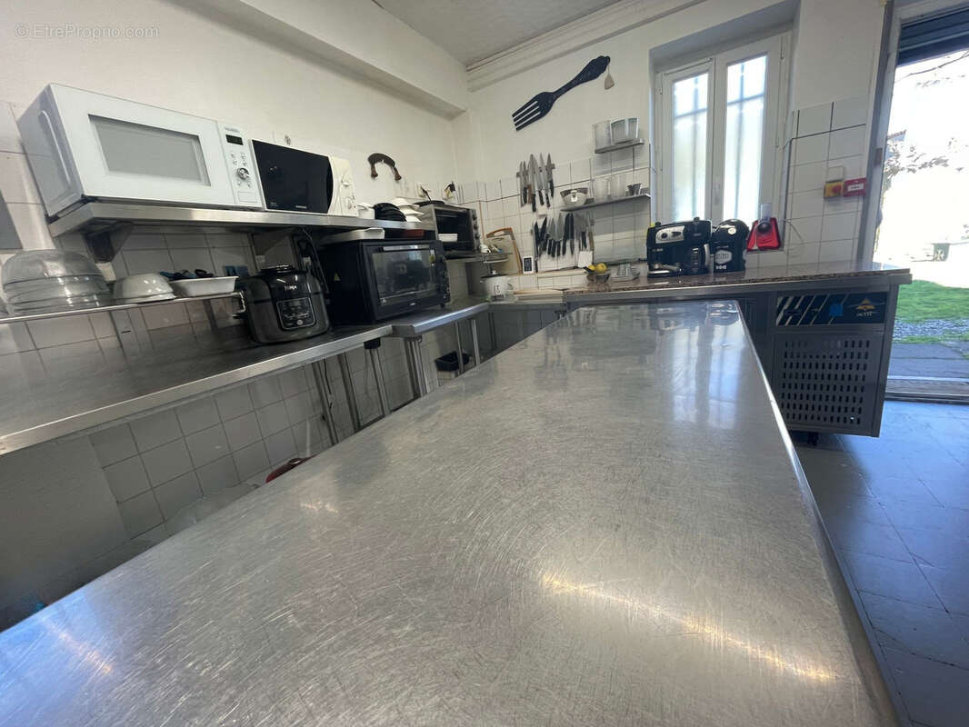 Commerce à MARSEILLETTE