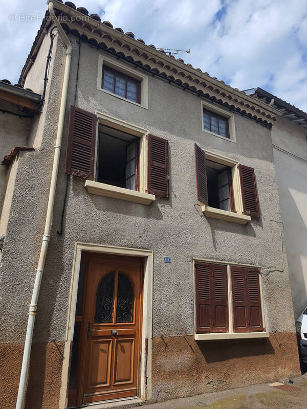 Maison à SAINT-GERMAIN-LAVAL