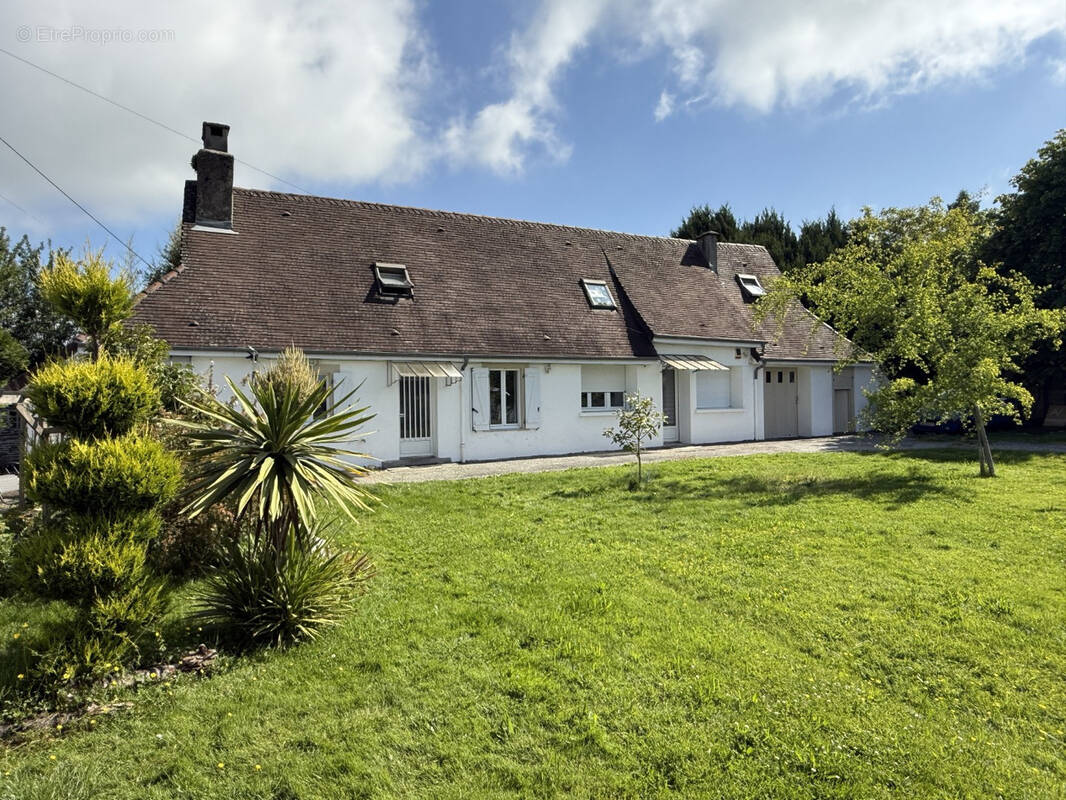 Maison à SAINT-GERMAIN-LES-BELLES