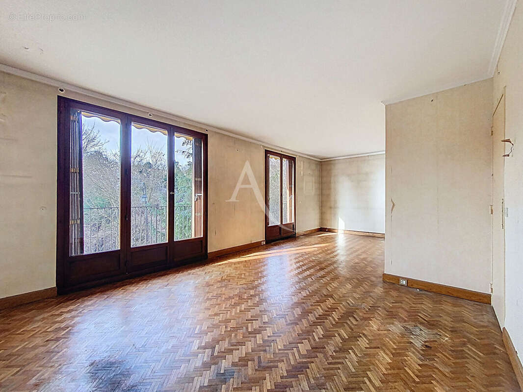 Appartement à MAREIL-MARLY