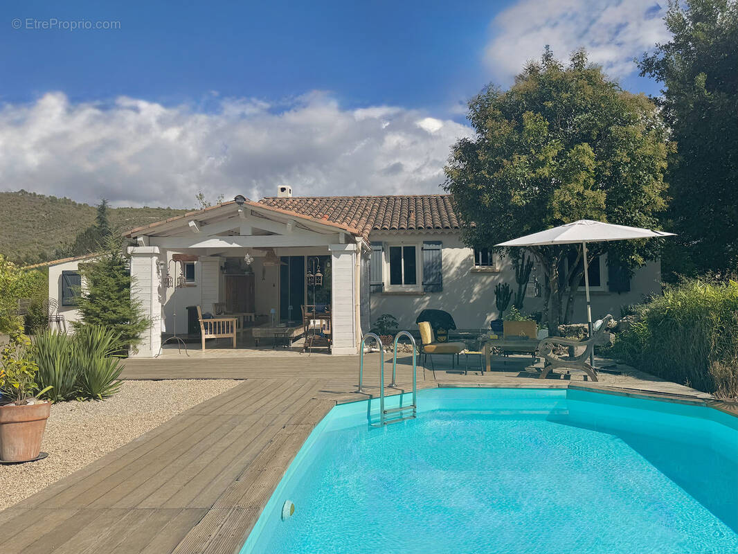 Maison à SAINT-CEZAIRE-SUR-SIAGNE