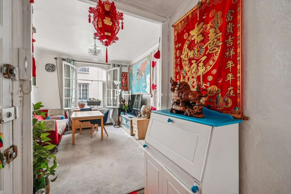 Appartement à COURBEVOIE