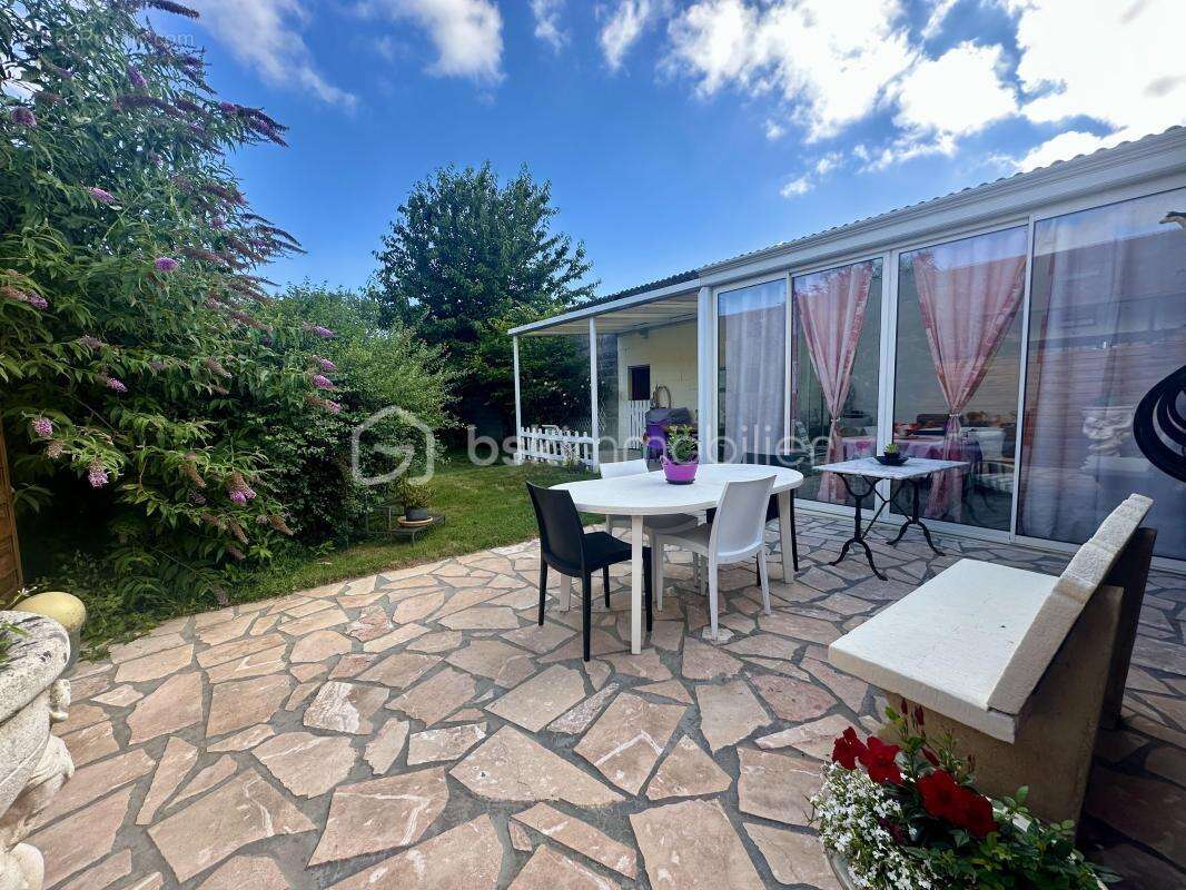 Maison de charme à Laon : tranquillité et vue dégagée assurées - photo 3