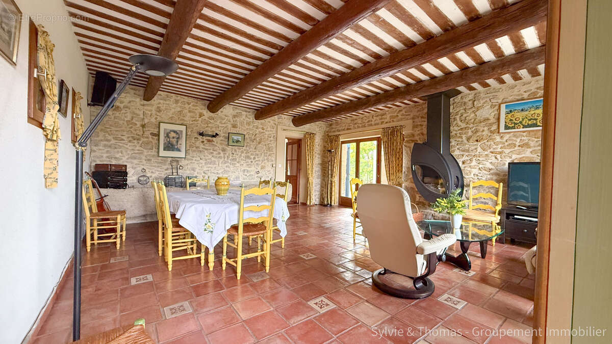 Maison à CADEROUSSE