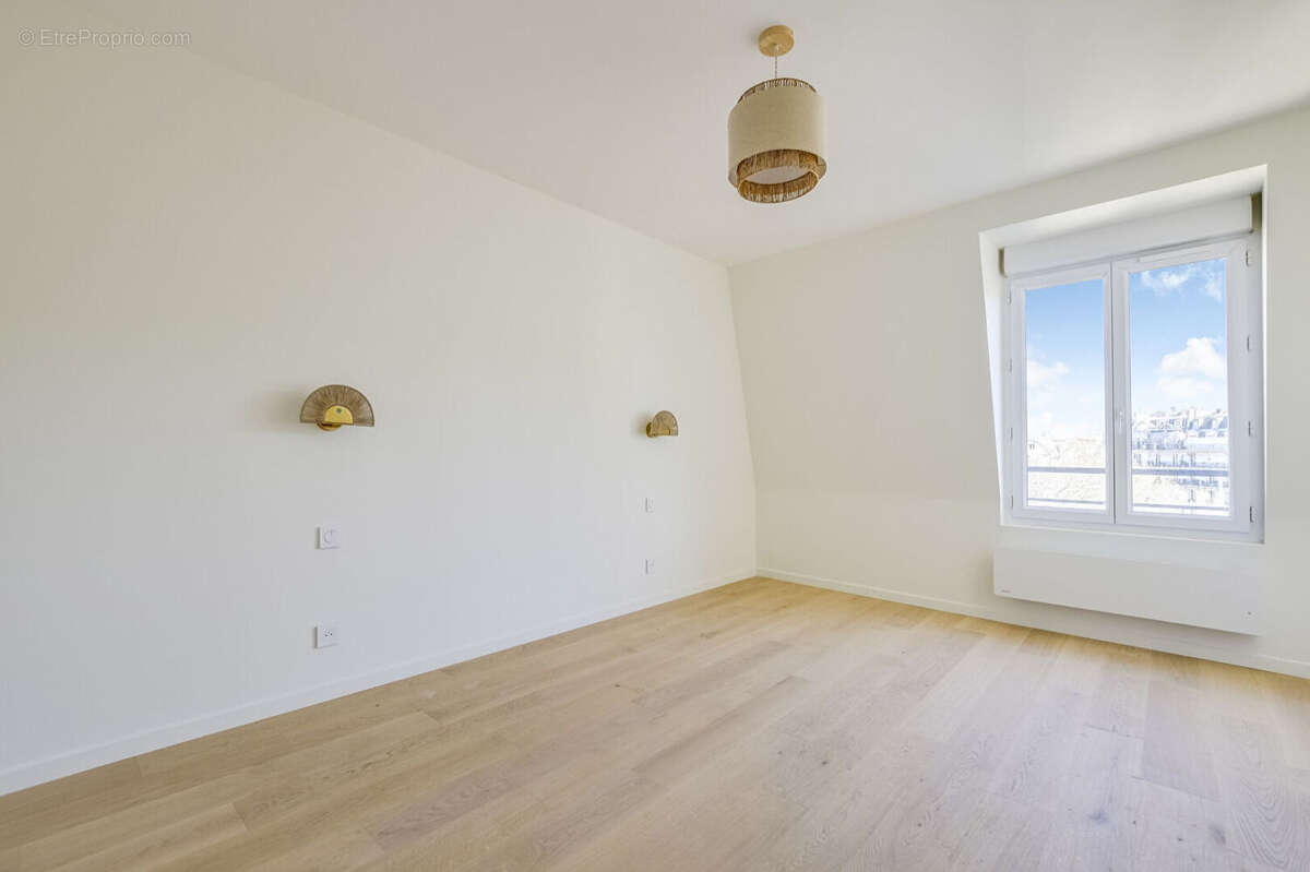 Appartement à PARIS-10E