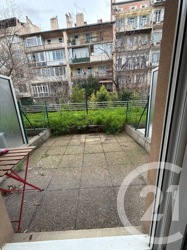 Appartement à MARSEILLE-5E