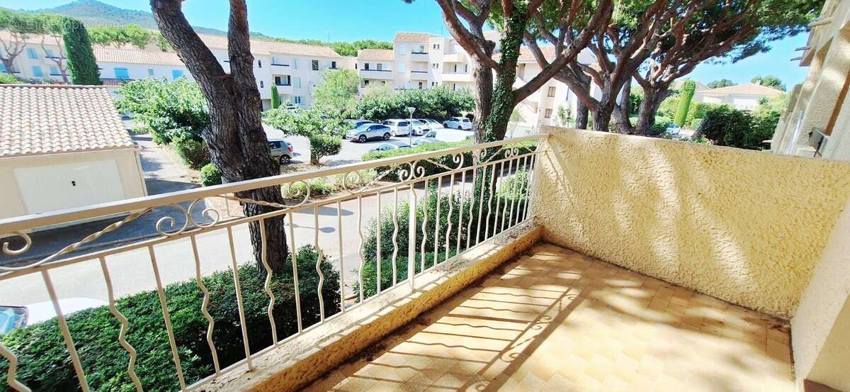 Appartement à SAINT-CYR-SUR-MER