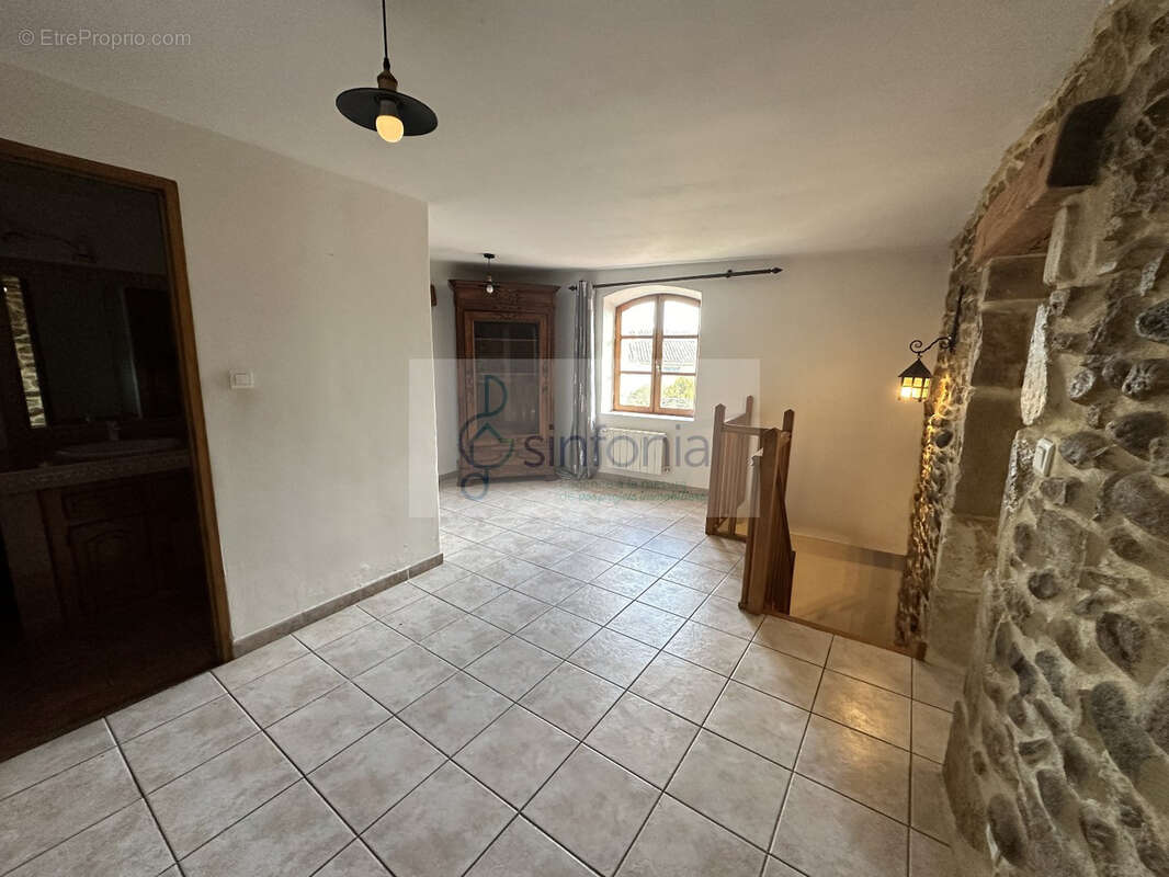 Maison à ALLEGRE-LES-FUMADES