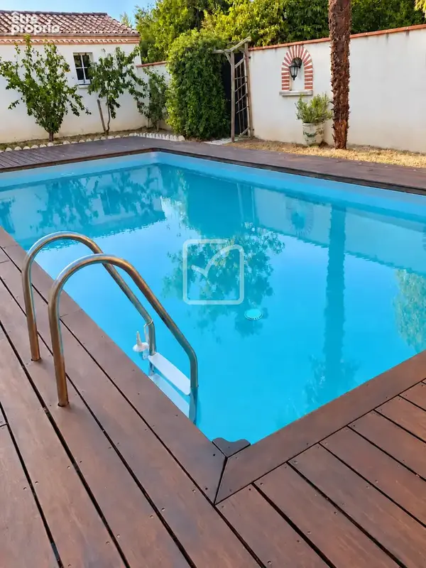 Maison de plain-pied avec 4 chambres, piscine, garage et jardin à Villeneuve-sur-Lot - photo 2