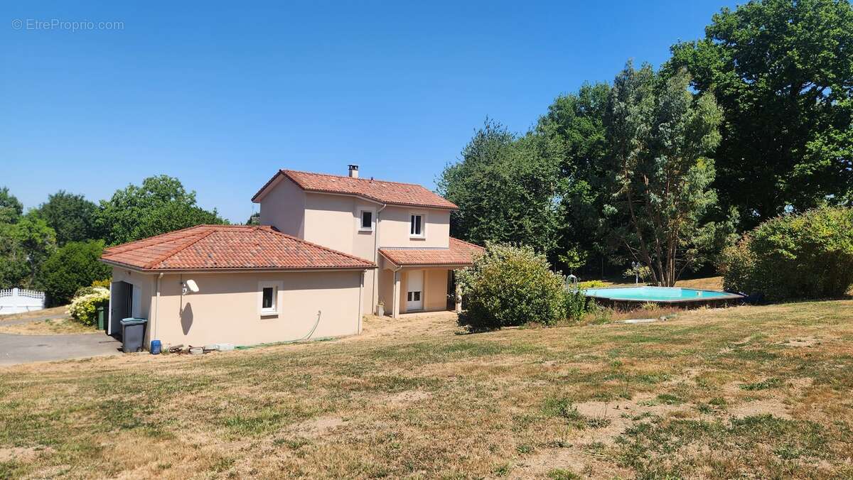 Maison à BESSINES-SUR-GARTEMPE