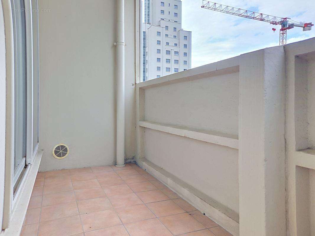 Appartement - 1 Chambre - Balcon - Proche toutes commodités - photo 3