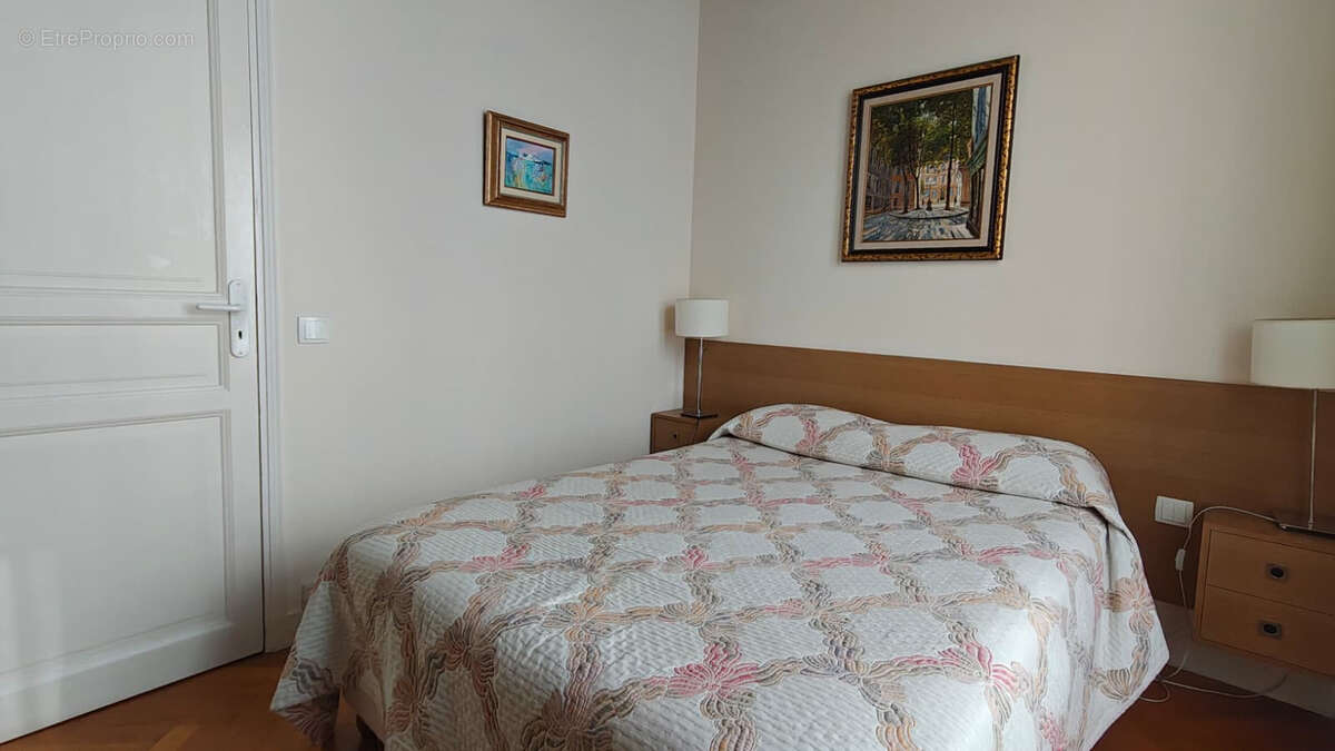 Appartement à PARIS-1E