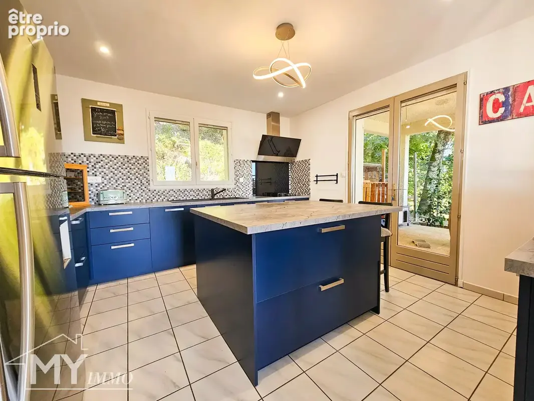 Vélines : Maison d’architecte de 218 m² avec piscine sur près de 2,8 hectares - photo 11