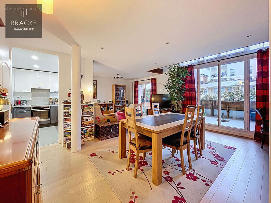 Appartement à COURBEVOIE