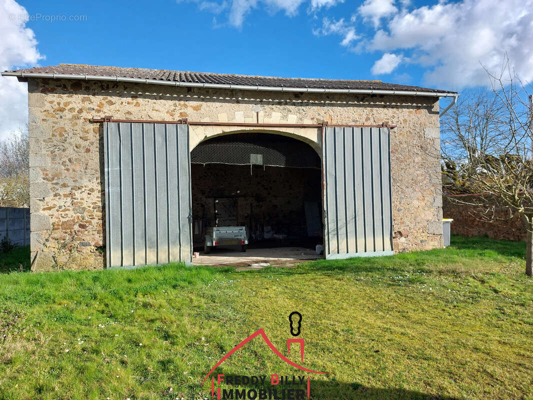 Maison à SAINT-VARENT