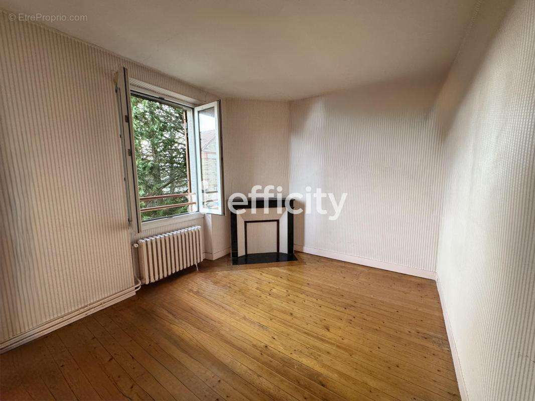 Maison à MAREUIL-LES-MEAUX