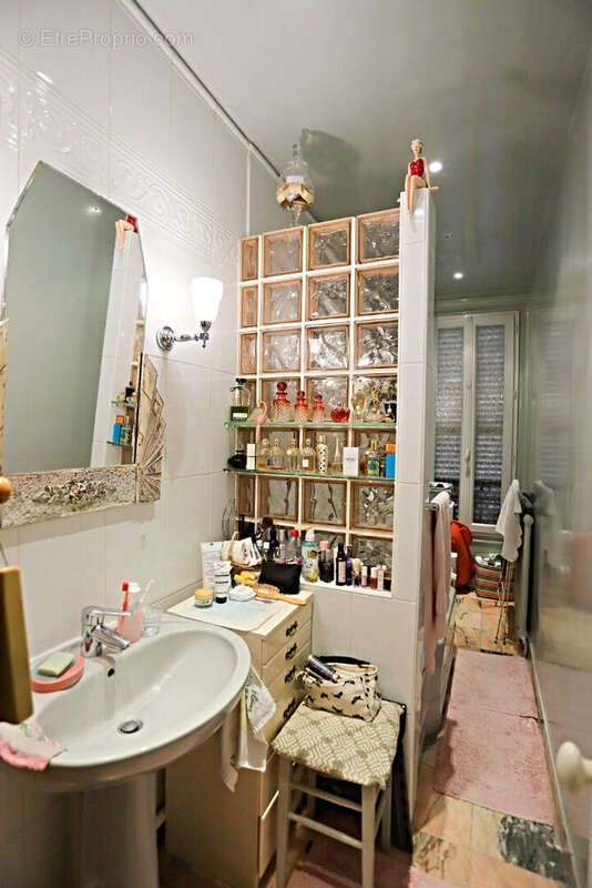 Appartement à PARIS-18E