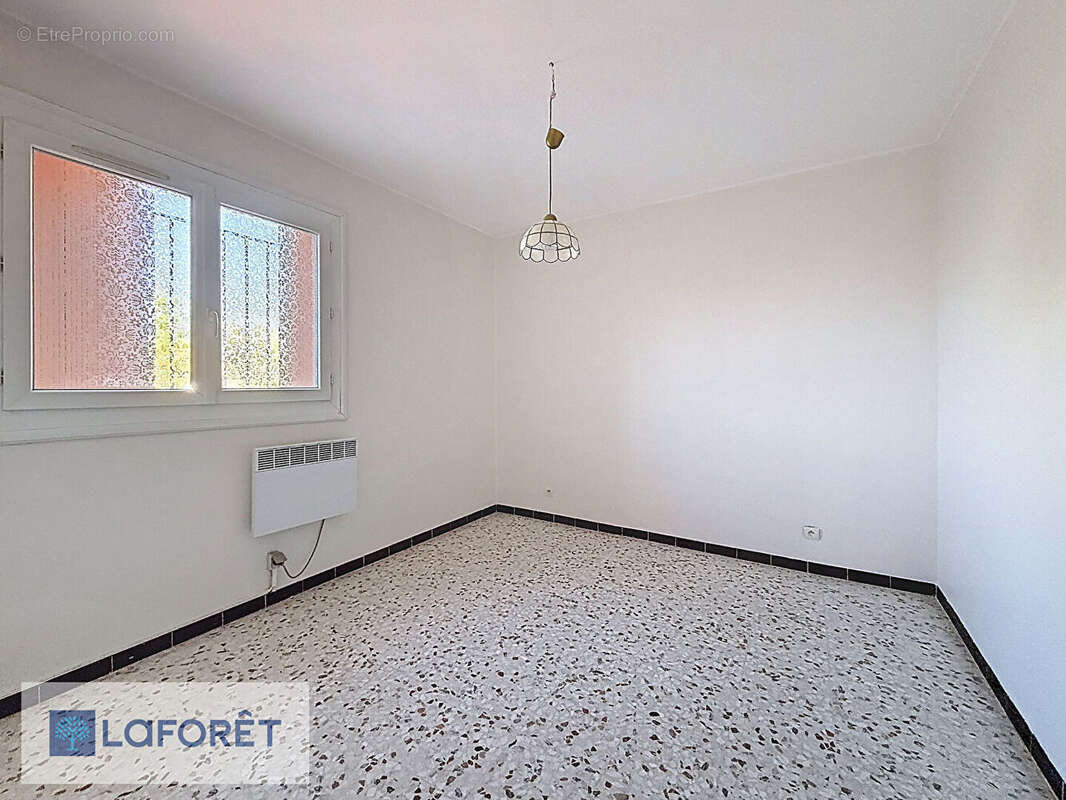 Appartement à SIX-FOURS-LES-PLAGES